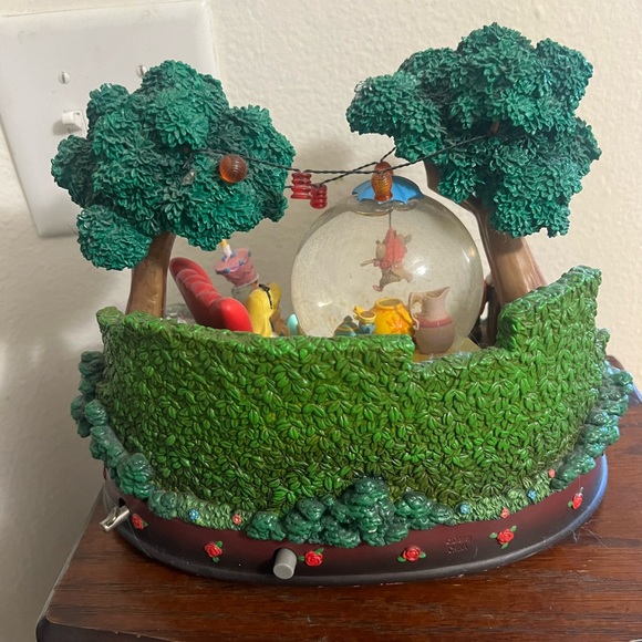 Alice in wonderland snowglobe - Picture 3 of 5